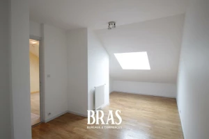 Local d'activité - 220m²