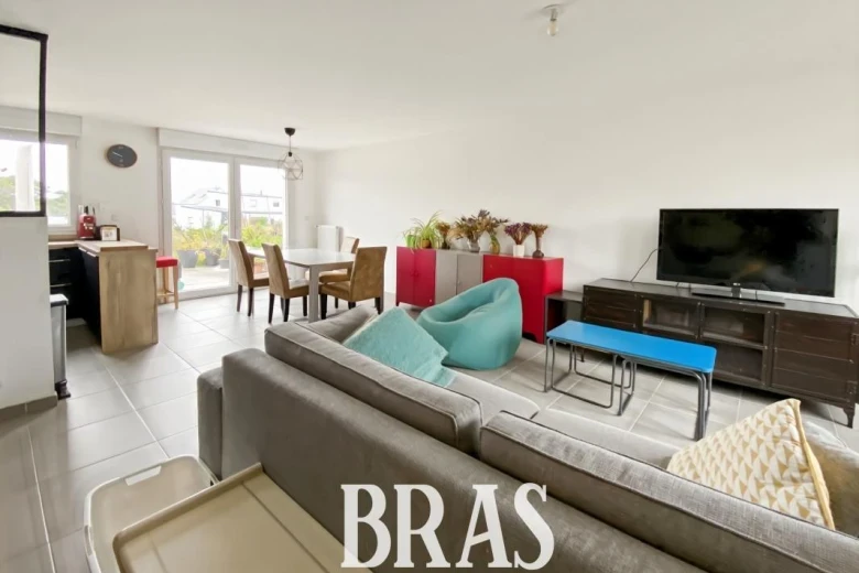 Maison 5 pièces 102 m² · à Plougoumelen · 102 m² · 1 217 €/mois